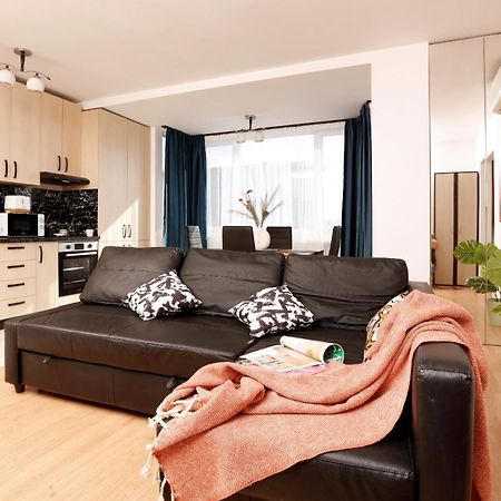 Enchanting Retreat - Historic Old Town - Pet-Friendly Haven - Steps From Unirii Boekarest Buitenkant foto