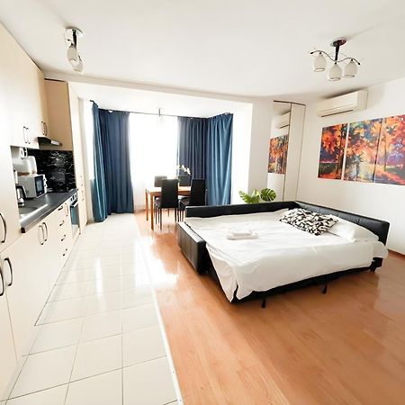 Enchanting Retreat - Historic Old Town - Pet-Friendly Haven - Steps From Unirii Boekarest Buitenkant foto