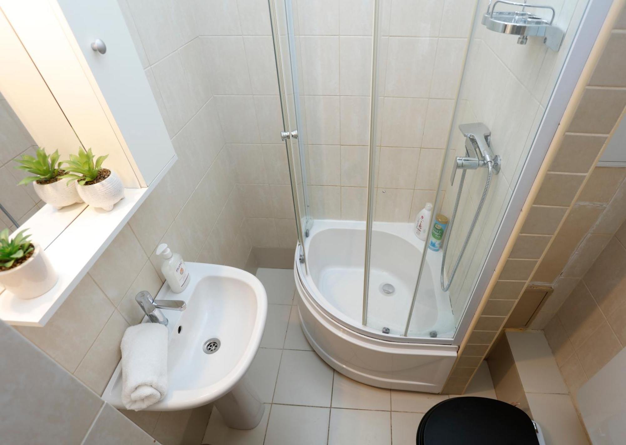 Enchanting Retreat - Historic Old Town - Pet-Friendly Haven - Steps From Unirii Boekarest Buitenkant foto