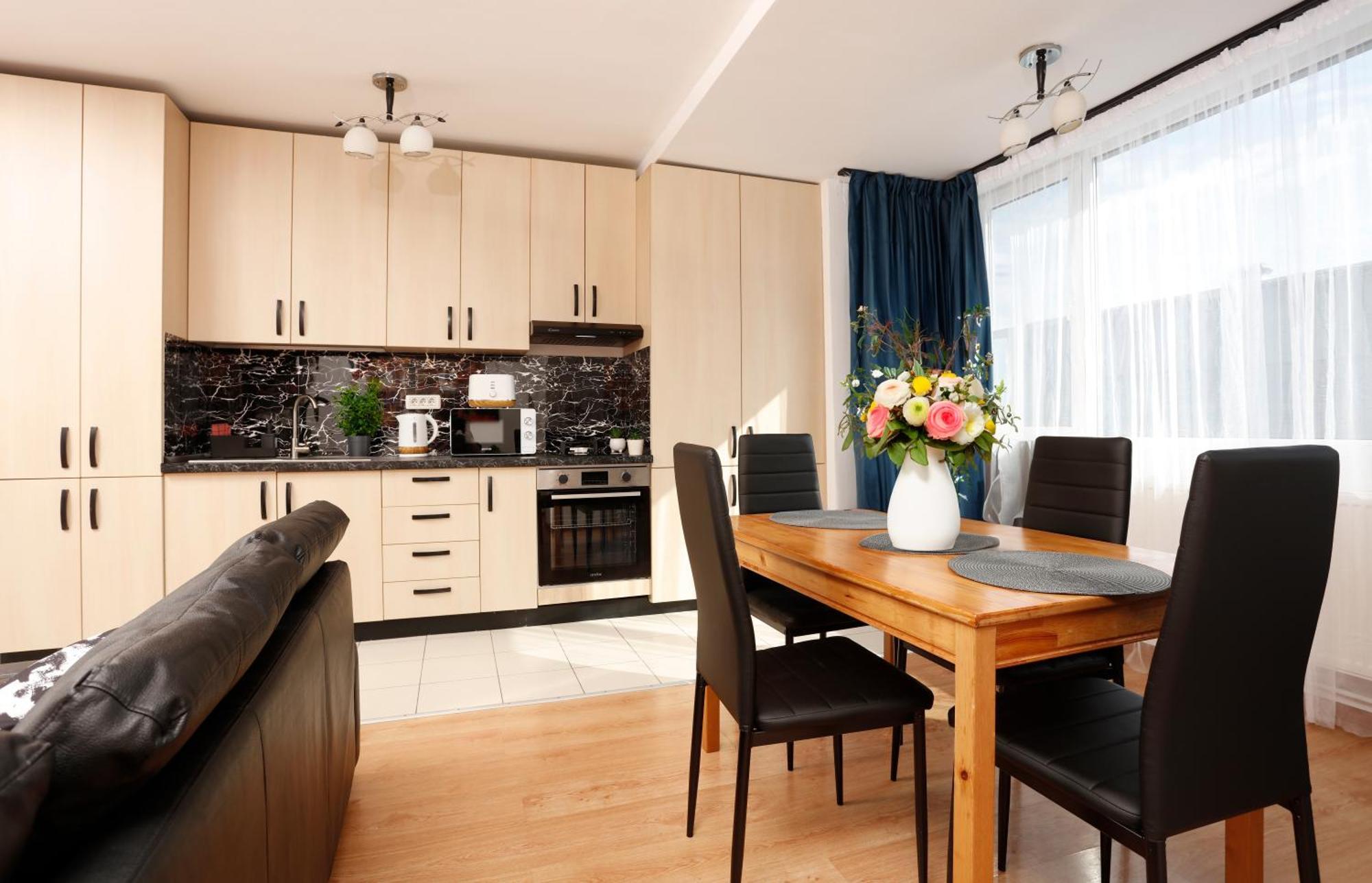 Enchanting Retreat - Historic Old Town - Pet-Friendly Haven - Steps From Unirii Boekarest Buitenkant foto