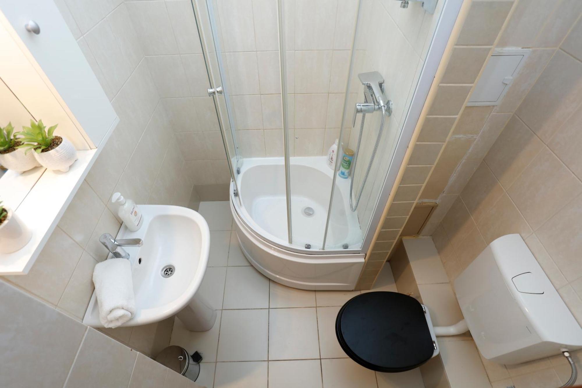 Enchanting Retreat - Historic Old Town - Pet-Friendly Haven - Steps From Unirii Boekarest Buitenkant foto