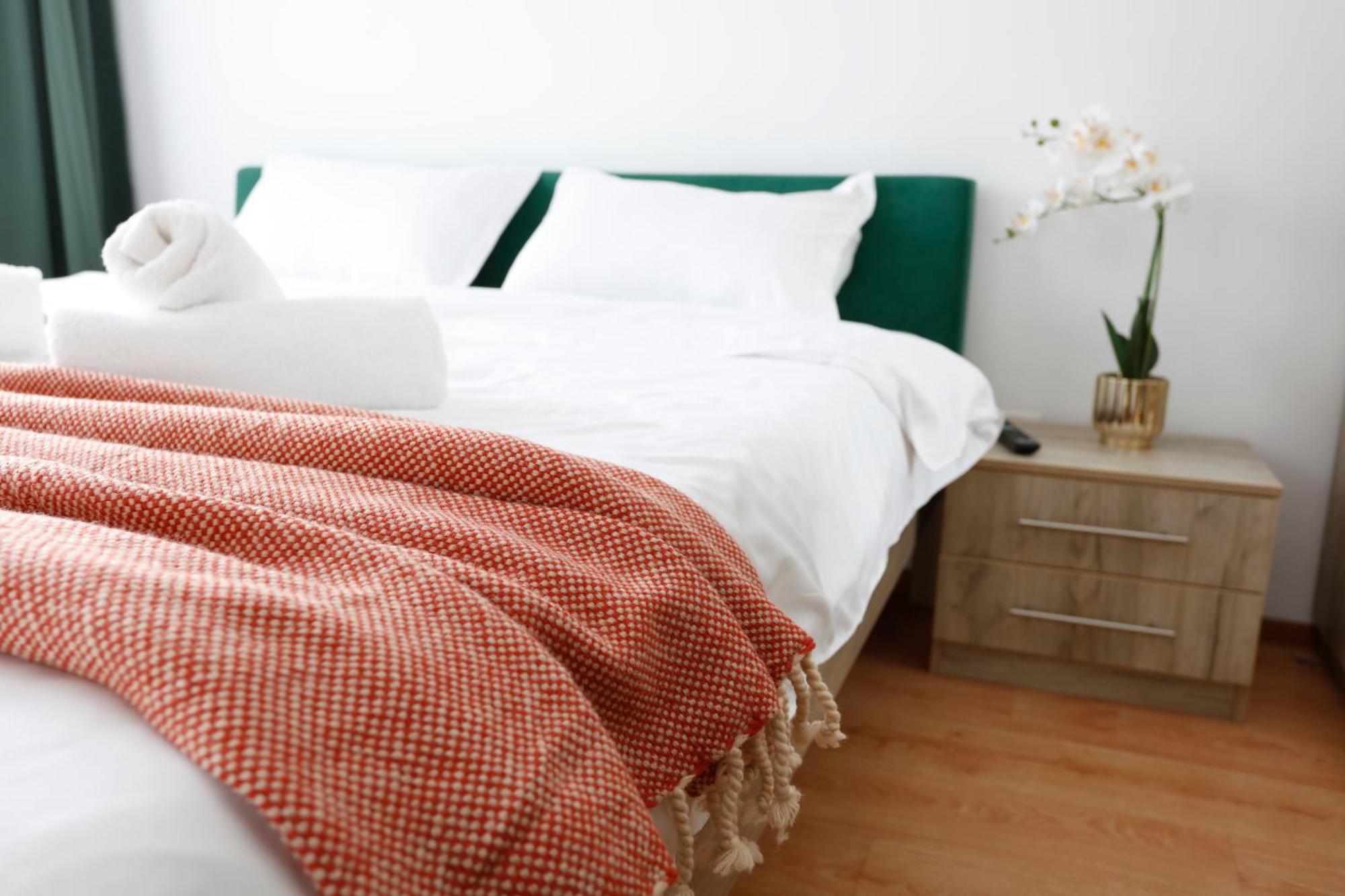 Enchanting Retreat - Historic Old Town - Pet-Friendly Haven - Steps From Unirii Boekarest Buitenkant foto