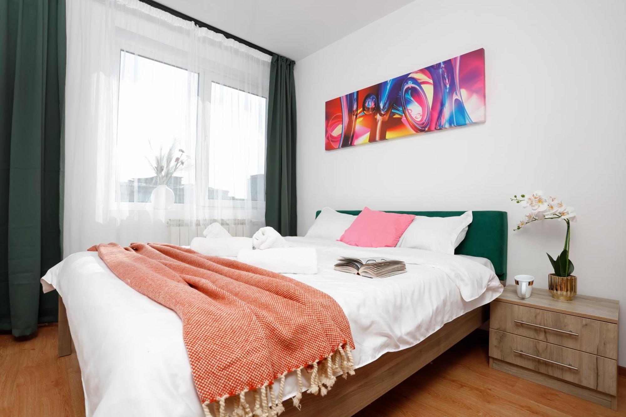 Enchanting Retreat - Historic Old Town - Pet-Friendly Haven - Steps From Unirii Boekarest Buitenkant foto