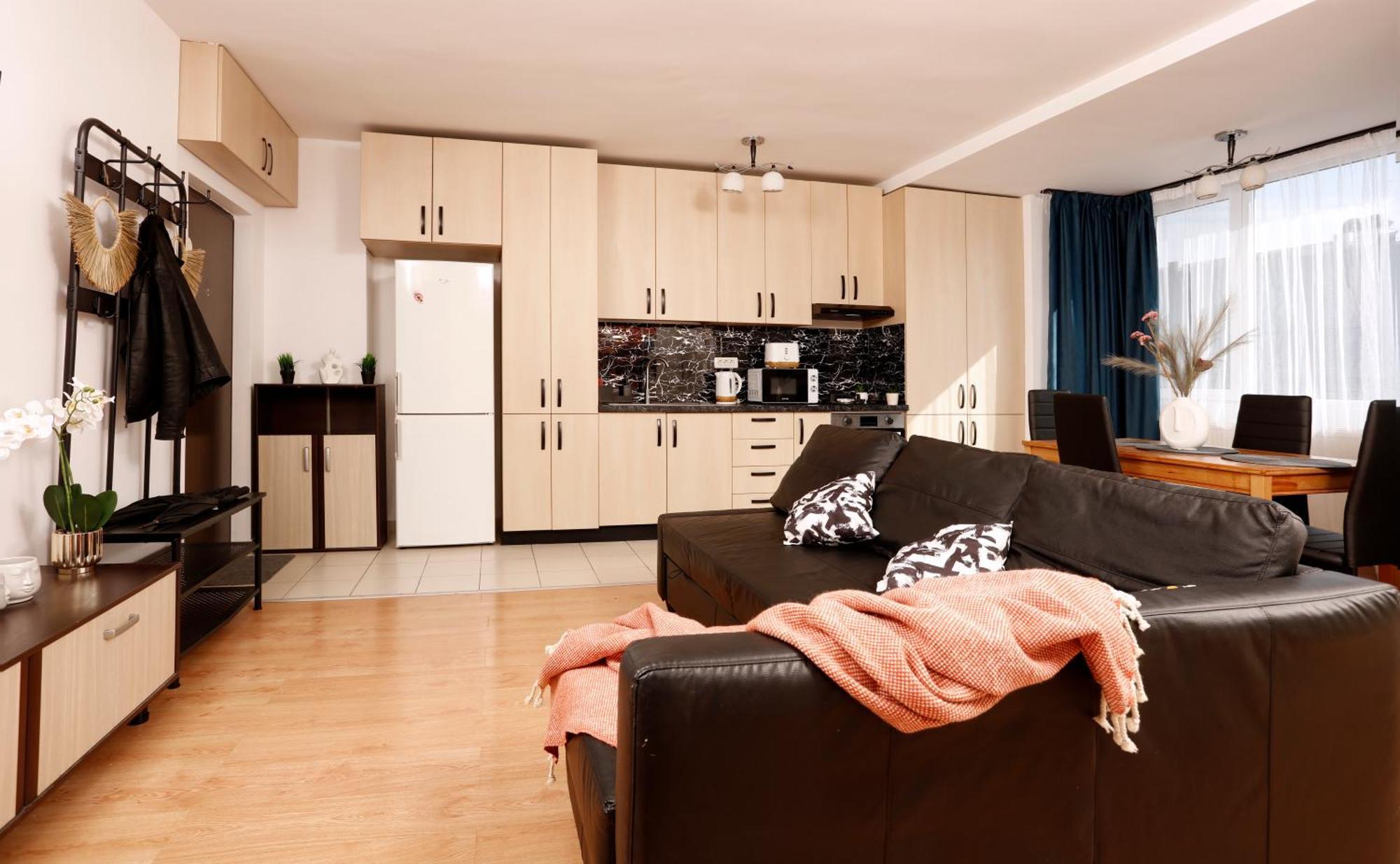 Enchanting Retreat - Historic Old Town - Pet-Friendly Haven - Steps From Unirii Boekarest Buitenkant foto