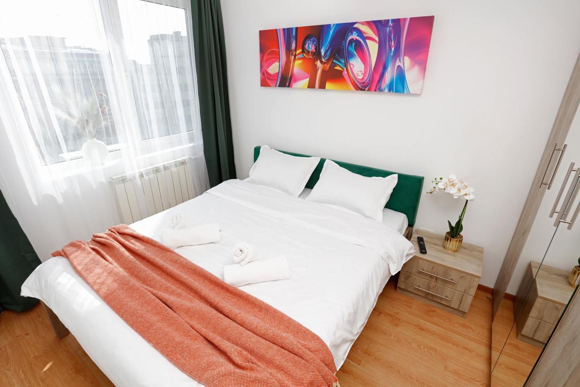 Enchanting Retreat - Historic Old Town - Pet-Friendly Haven - Steps From Unirii Boekarest Buitenkant foto